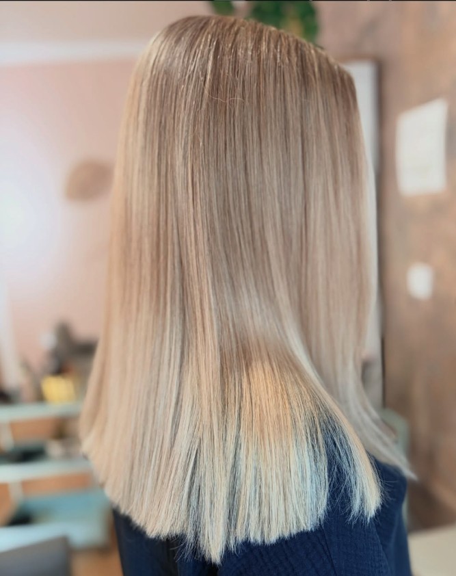 Zesvětlené blond vlasy